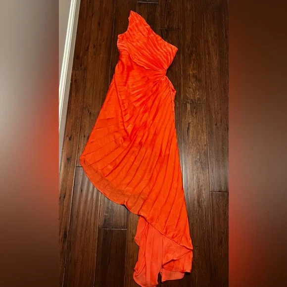 Dream Coral Pleated Satin One Shoulder Dream Destination Midi Dress NWT NY&C M - Picture 4 of 13